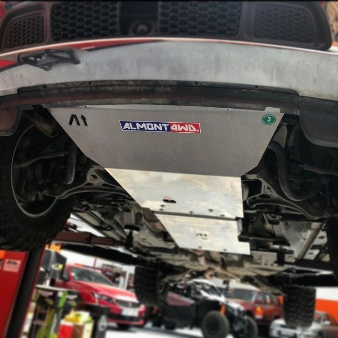 Almont esikaitse Jeep Grand Cherokee WK2