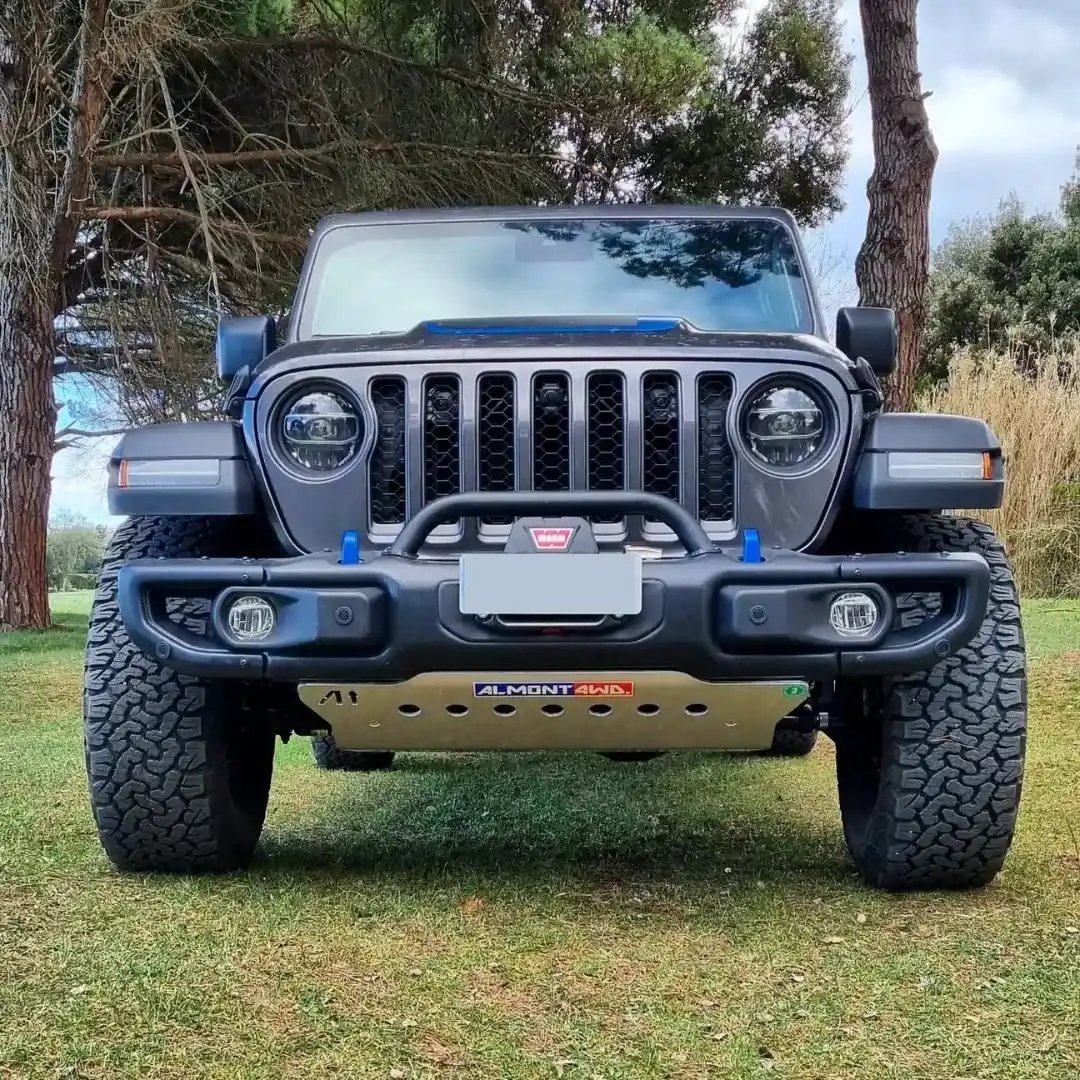 Almont esikaitse Mopar 25TH Jeep Wrangler JL 4XE 2021-