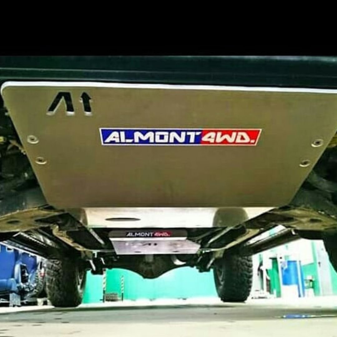 Almont esikaitse Nissan Terrano II ja Ford Maverick