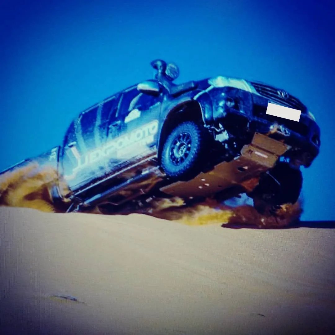 Almont esikaitse Toyota Hilux Vigo