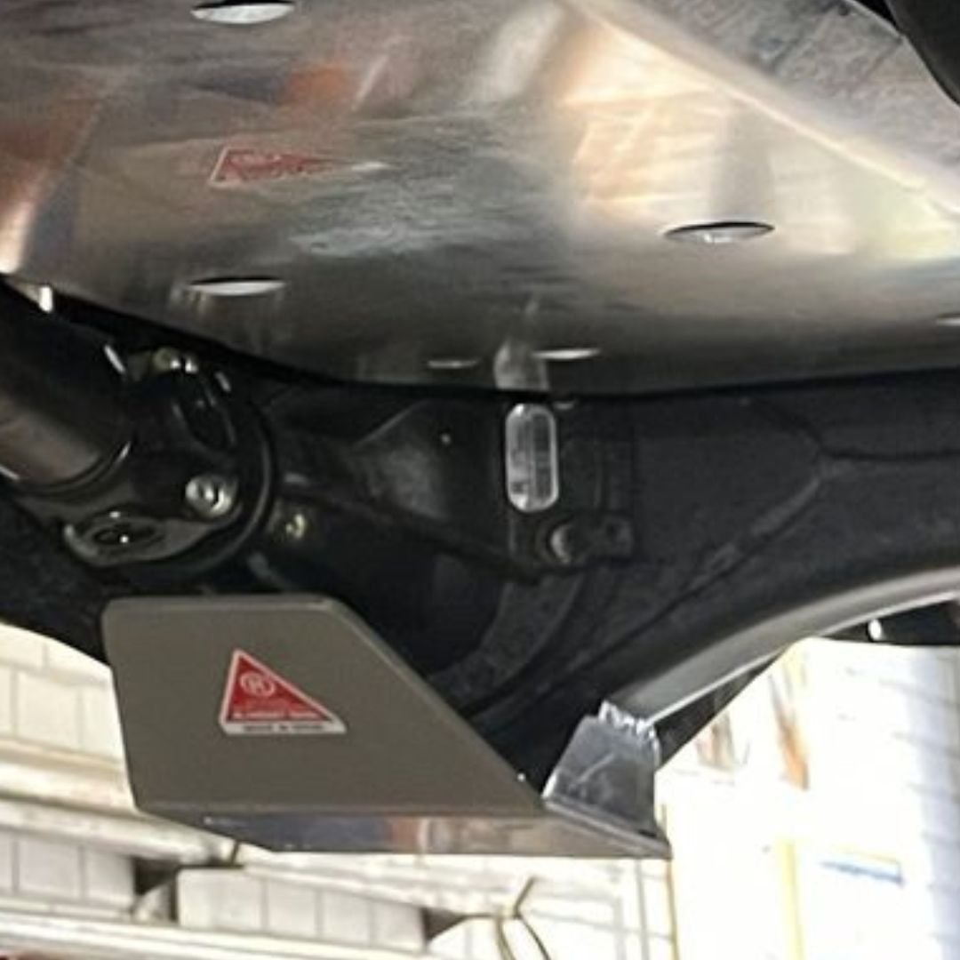 Almont tagasilla diferentsiaali kaitse Toyota Hilux Revo GR Sport
