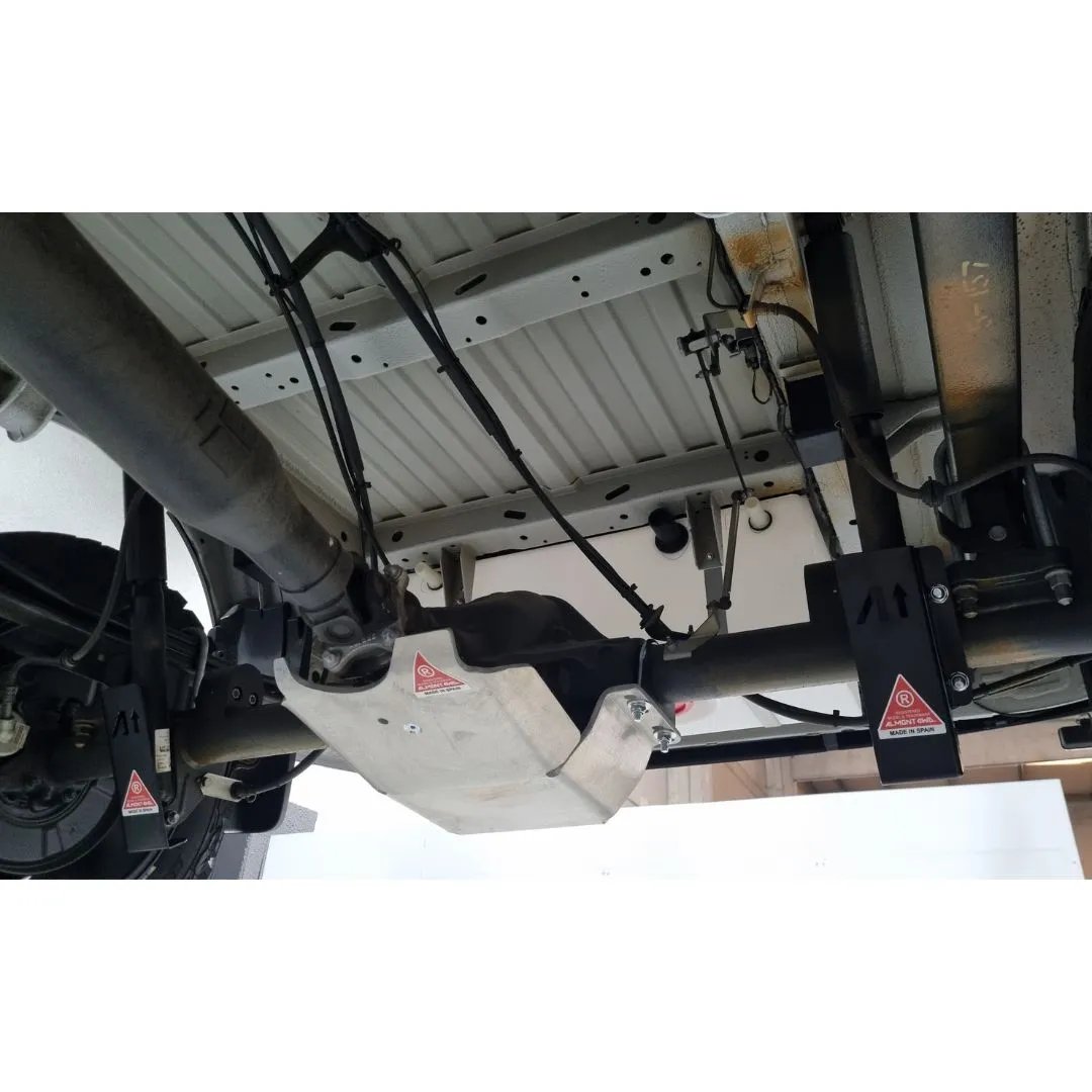 Almont tagumiste amortide kaitsed (2 tk) Mercedes-Benz Sprinter W906/W907 4x4 – pilt 2