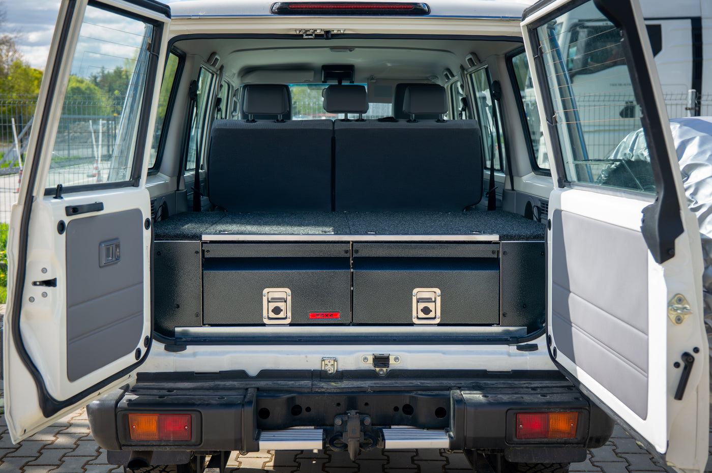 F4X4 ekspeditsiooni sahtlisüsteem Toyota Land Cruiser HZJ76