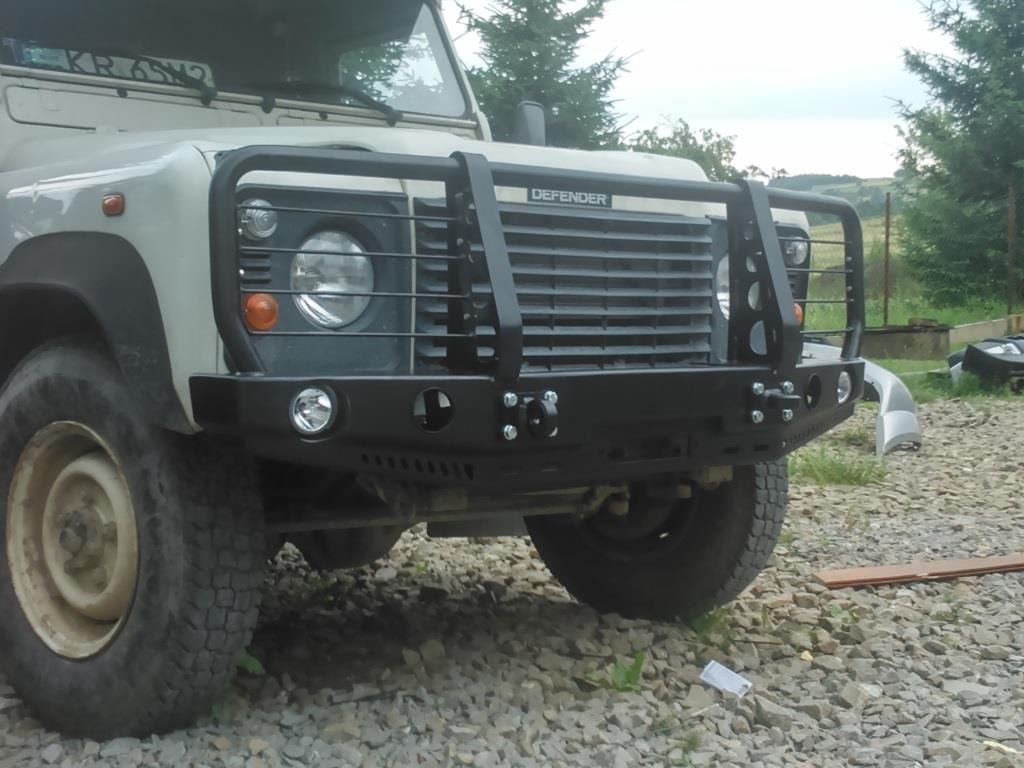 F4X4 esistange Land Rover Defender 110 konditsioneeriga