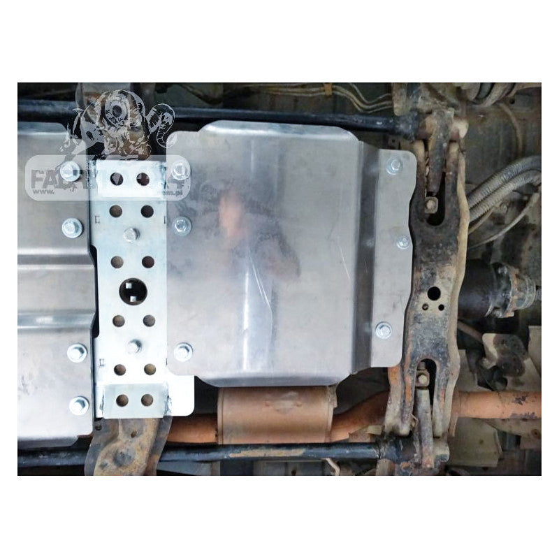 F4X4 jaotuskasti kaitse Mitsubishi Pajero II 1991-1999 2.8 diisel automaat