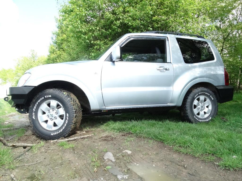 F4X4 lävepakud Mitsubishi Pajero III 1999-2006 3-ukseline diisel, vaade 2