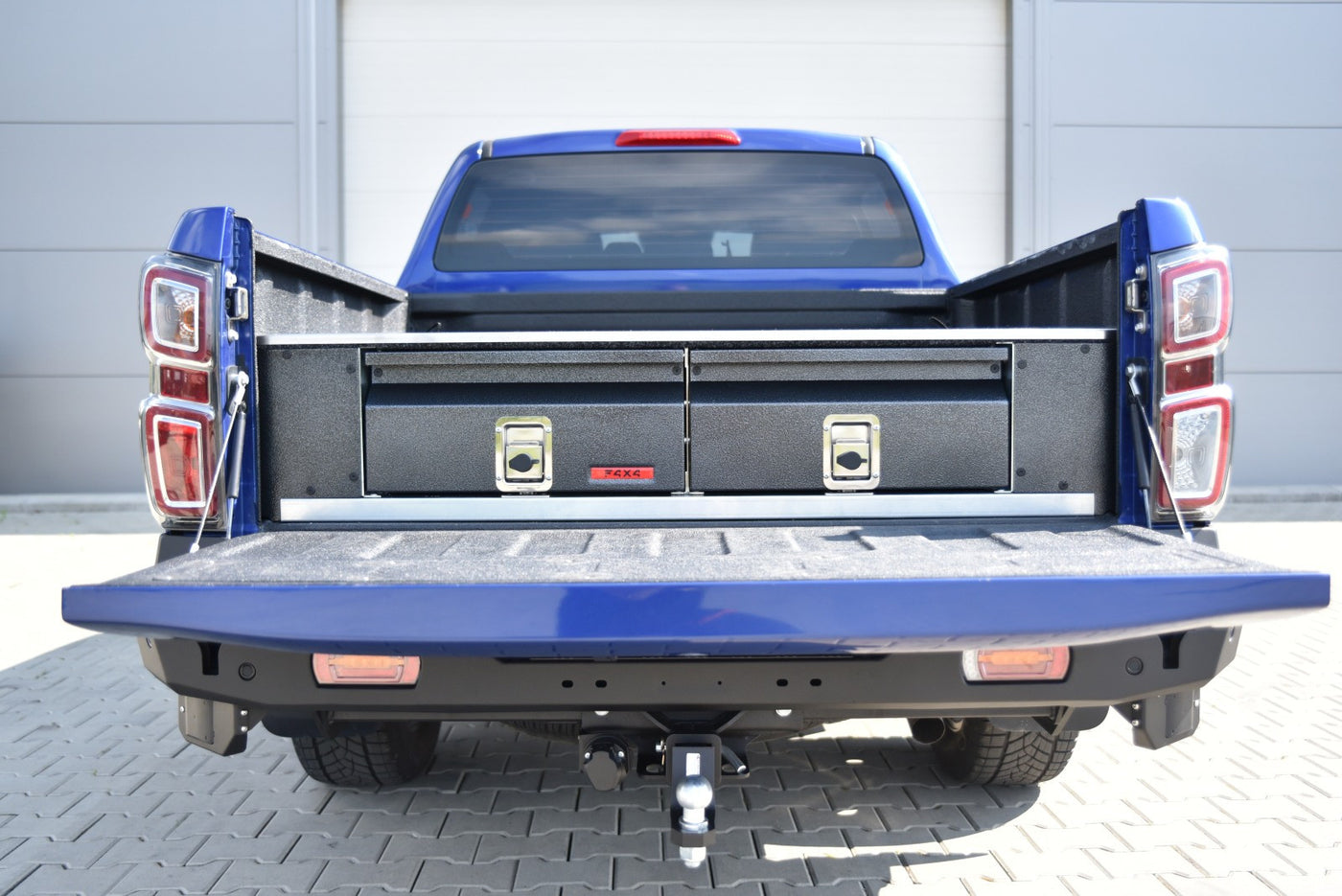 F4X4 sahtlisüsteem Isuzu D-Max 2020-, vaade 2