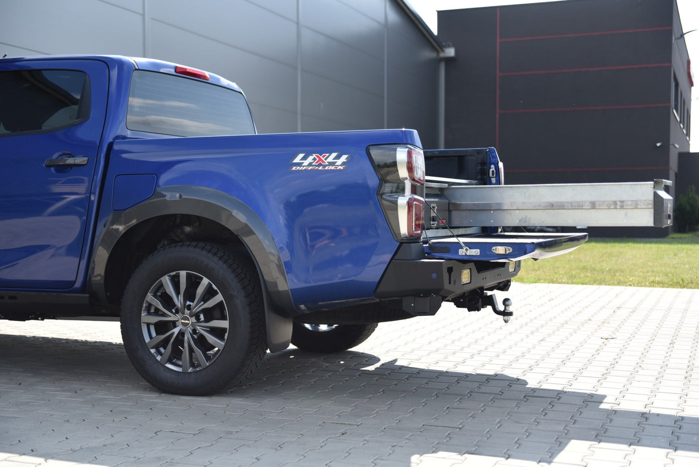 F4X4 sahtlisüsteem Isuzu D-Max 2020-, vaade 3