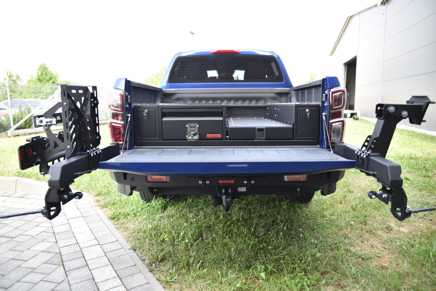 F4X4 sahtlisüsteem Isuzu D-Max 2020-, vaade 3