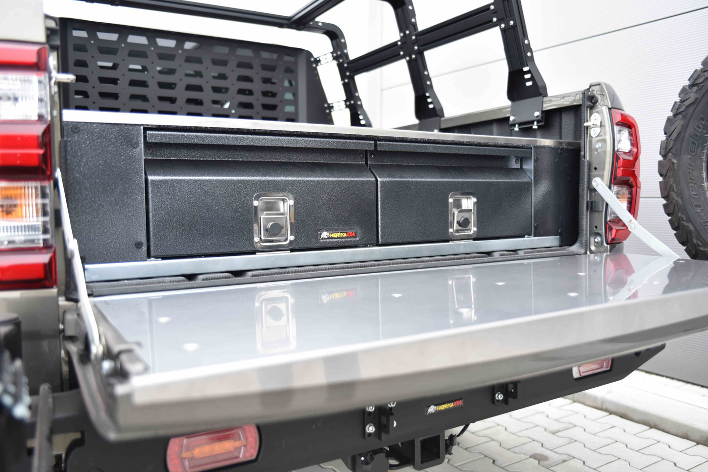 F4X4 sahtlisüsteem Toyota Hilux Revo 2020-