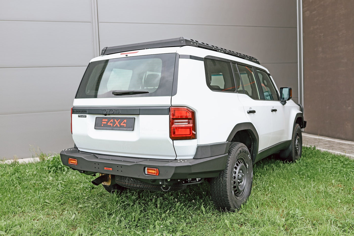 F4X4 tagastange Toyota Land Cruiser J250 2024- pikk